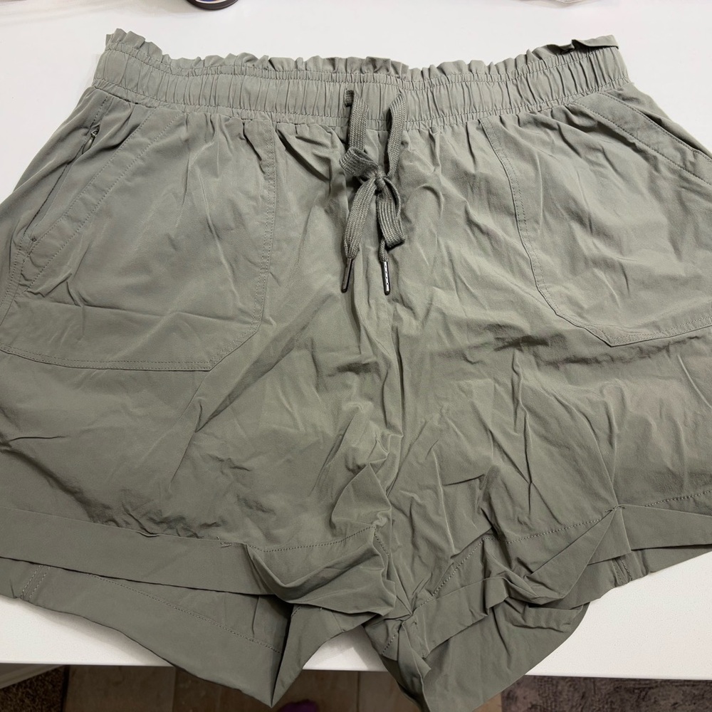 Casual Olive Green Shorts